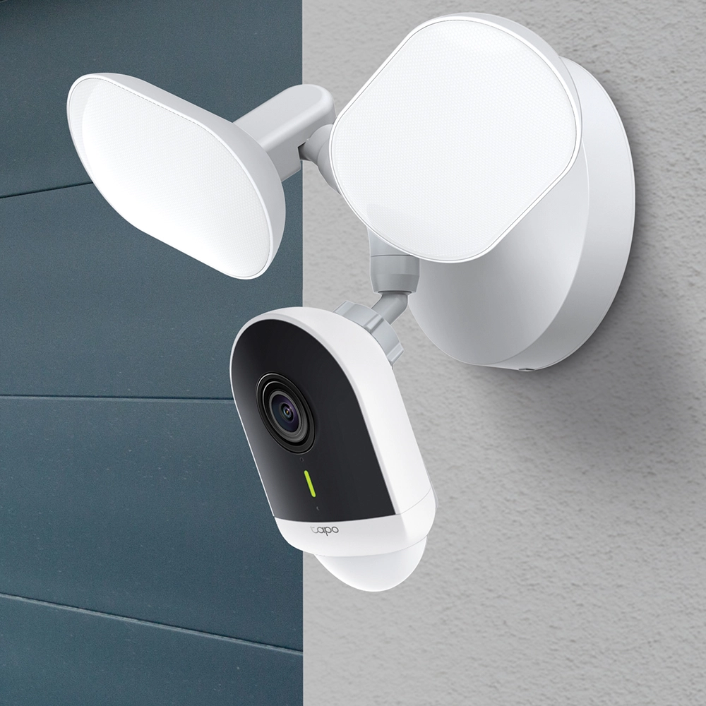 TP-LINK Tapo TC55 Smart Floodlight Security Camera - White Outdoor; 2k Resolution; WiFi Connectivity; AC Hard Wired Powered image 2