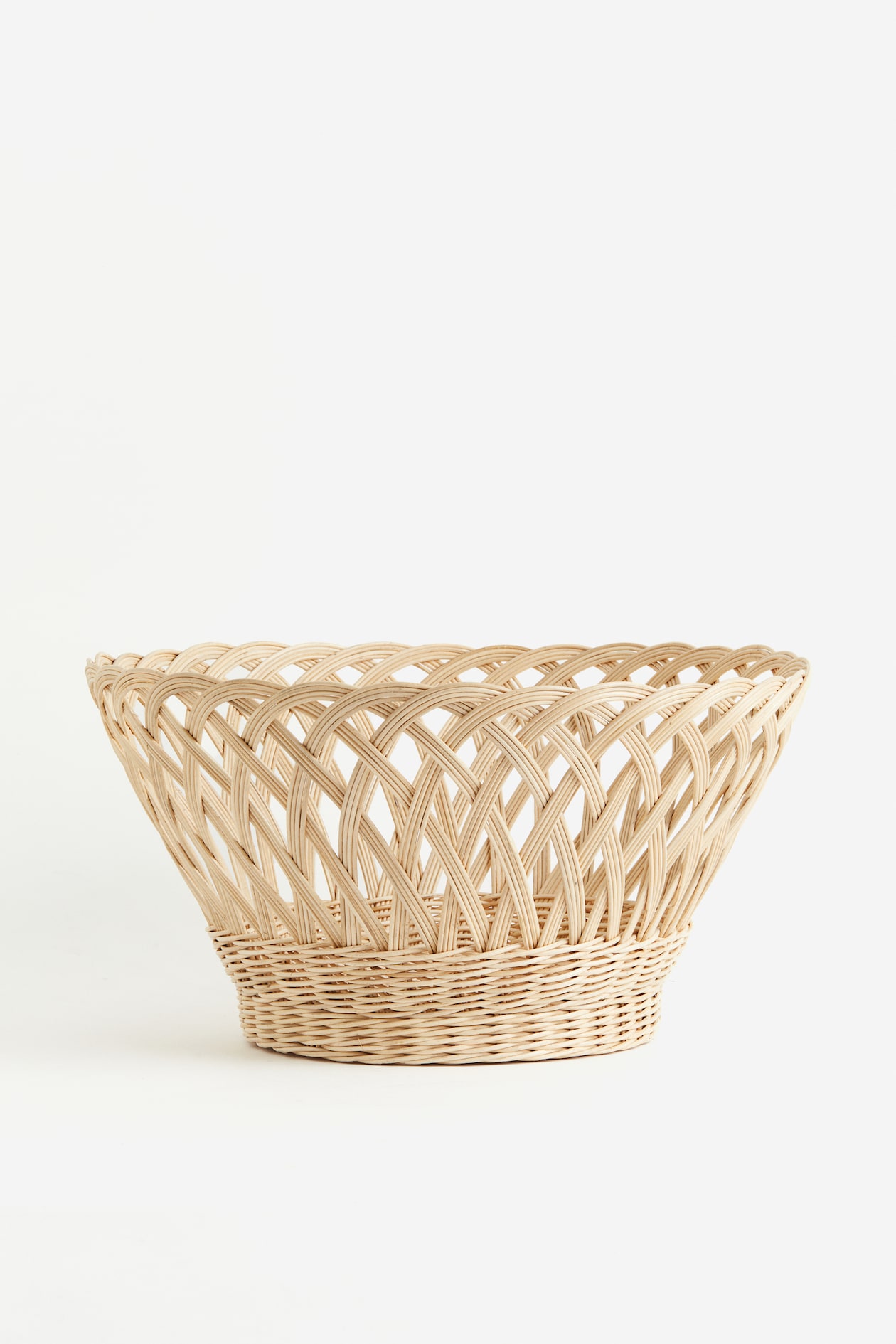 LARGE RATTAN STORAGE BASKET image 1
