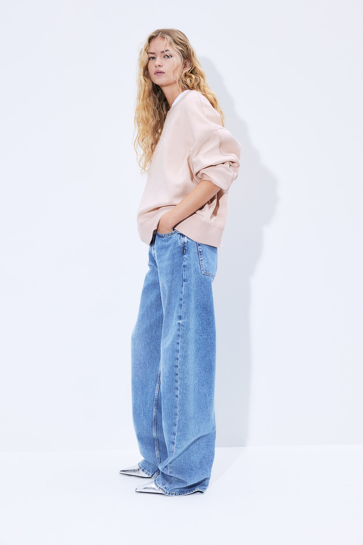 OVERSIZED PRINTED SWEATSHIRT image 4