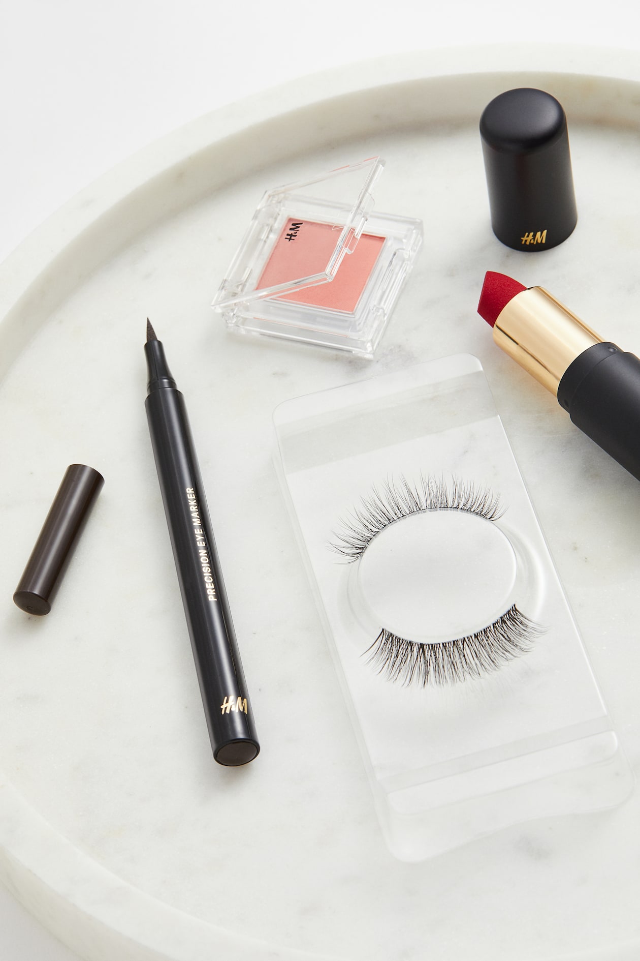 False Eyelashes image 2