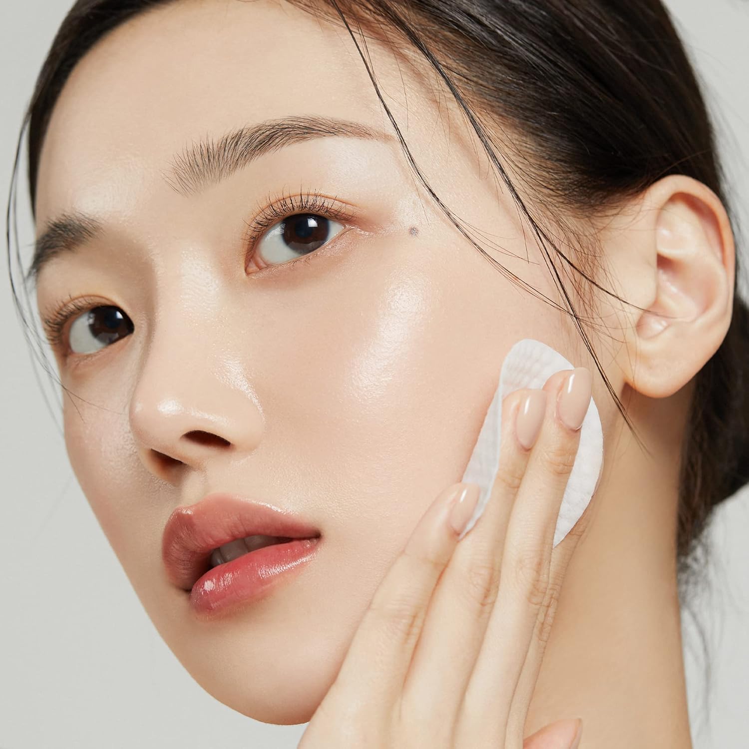 Medicube Zero Pore Pads 2.0, Dual-Textured Facial Toner Pads for Exfoliation and Pore Care with 4.5% AHA Lactic Acid & 0.45% BHA Salicylic Acid, Ideal for All Skin Types, Korean Skin Care (70 Pads) image 5