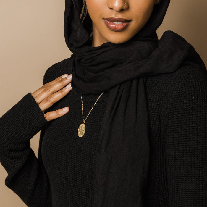 Ayatul Kursi Oval Necklace | Women image 5