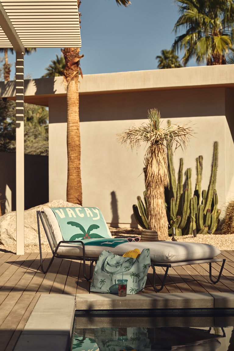 Patterned Bath Towel image 1