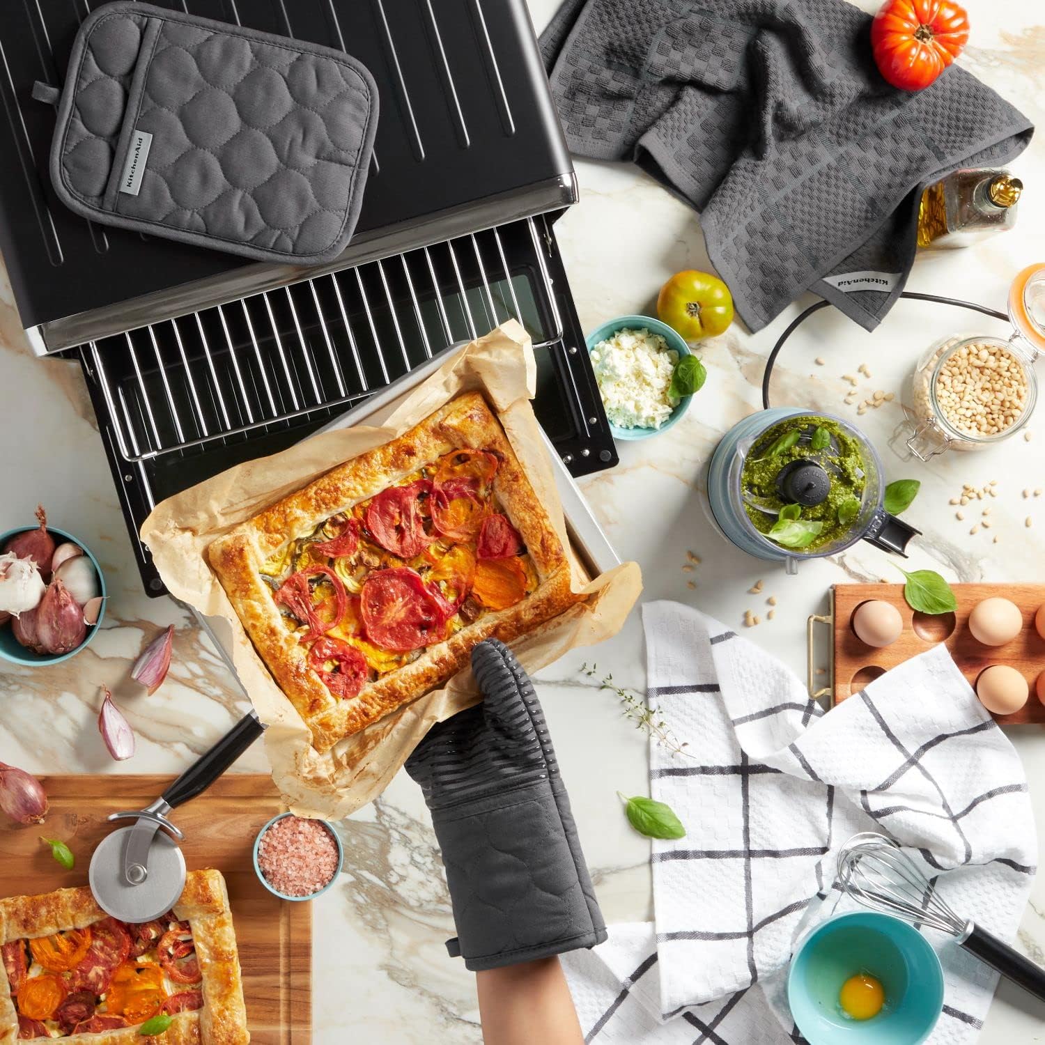 KITCHENAID Quilted Cotton Terry Cloth Oven Mitt, Pot Holder, Kitchen Towel 4-Pack Set, Heat Resistant, Silicone Grip, Gift Set, Charcoal Grey, 16"x26", 7"x13" & 7"x10" image 10
