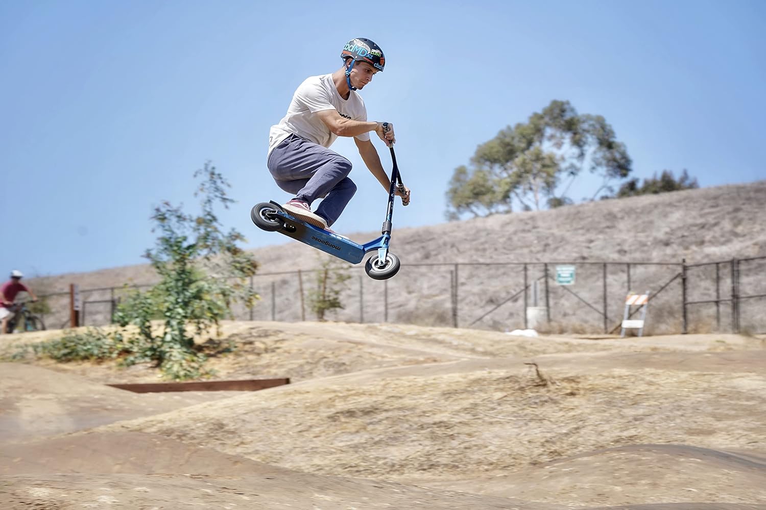 Mongoose Tread Kids and Adult Freestyle Dirt Scooter, 200mm Big Air Filled Tires, Great for Dirt and Gravel, Ages 8 Years and Up, Max Rider Weight 220 Pounds image 2
