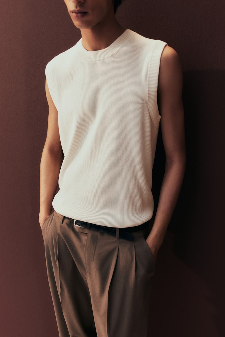 Regular-Fit Ribbed Sweater Vest image 2