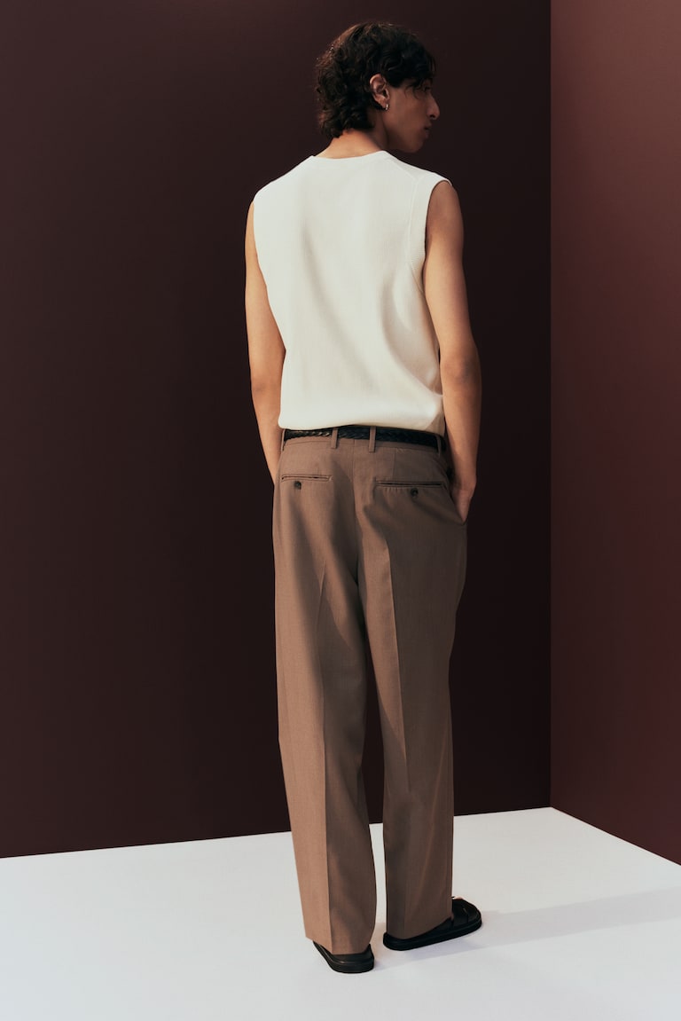 Regular-Fit Ribbed Sweater Vest image 5