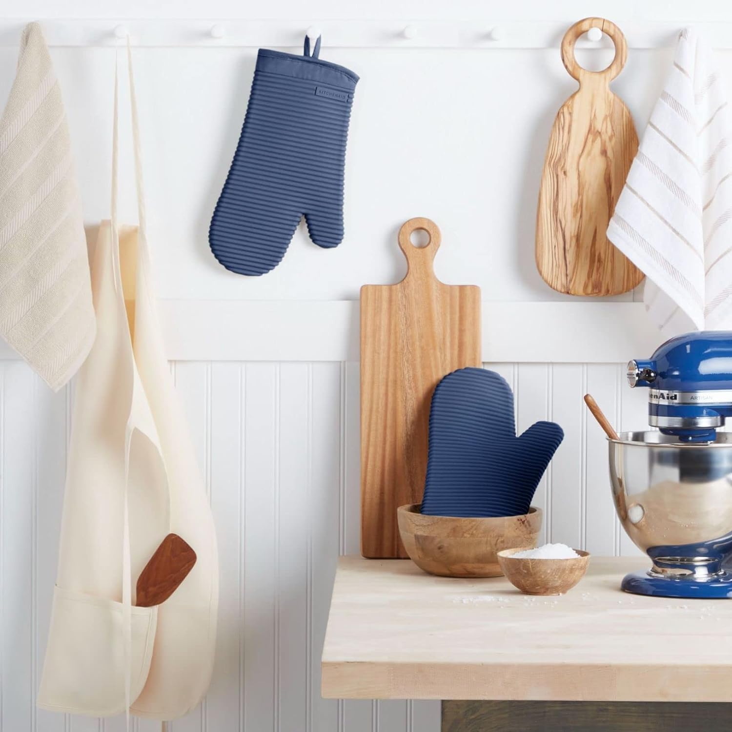 KITCHENAID Ribbed Soft Silicone Oven Mitt 2-Pack Set, 7.5"x13", Blue Willow image 2