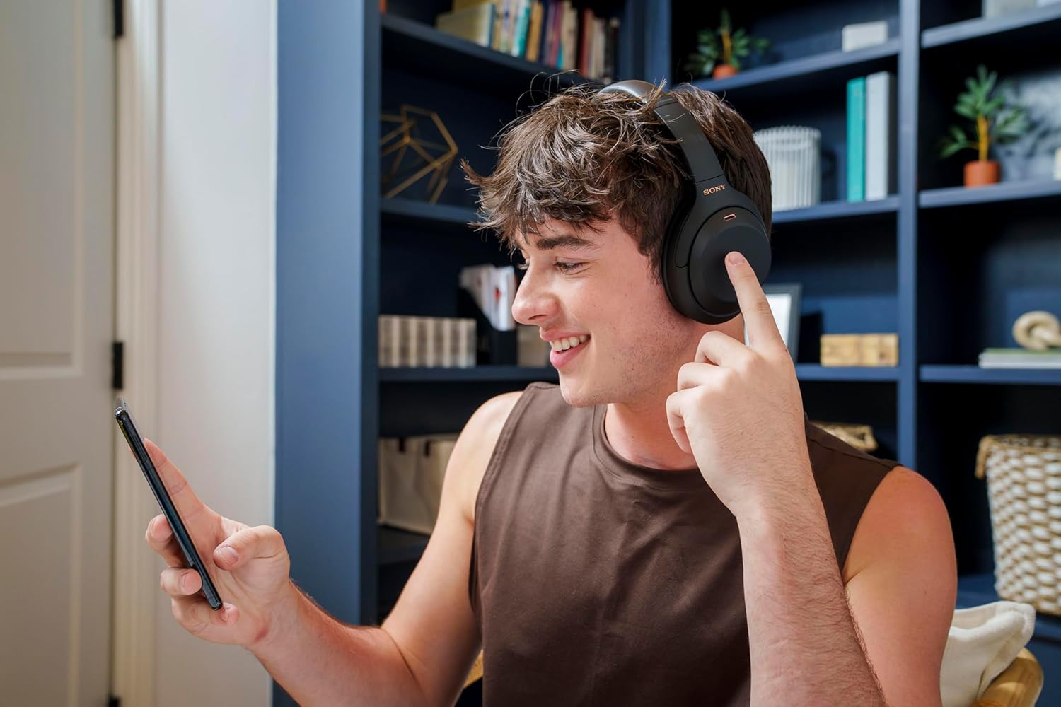 Sony WH-1000XM4 Wireless Premium Noise Canceling Overhead Headphones with Mic for Phone-Call and Alexa Voice Control, Black WH1000XM4 image 11