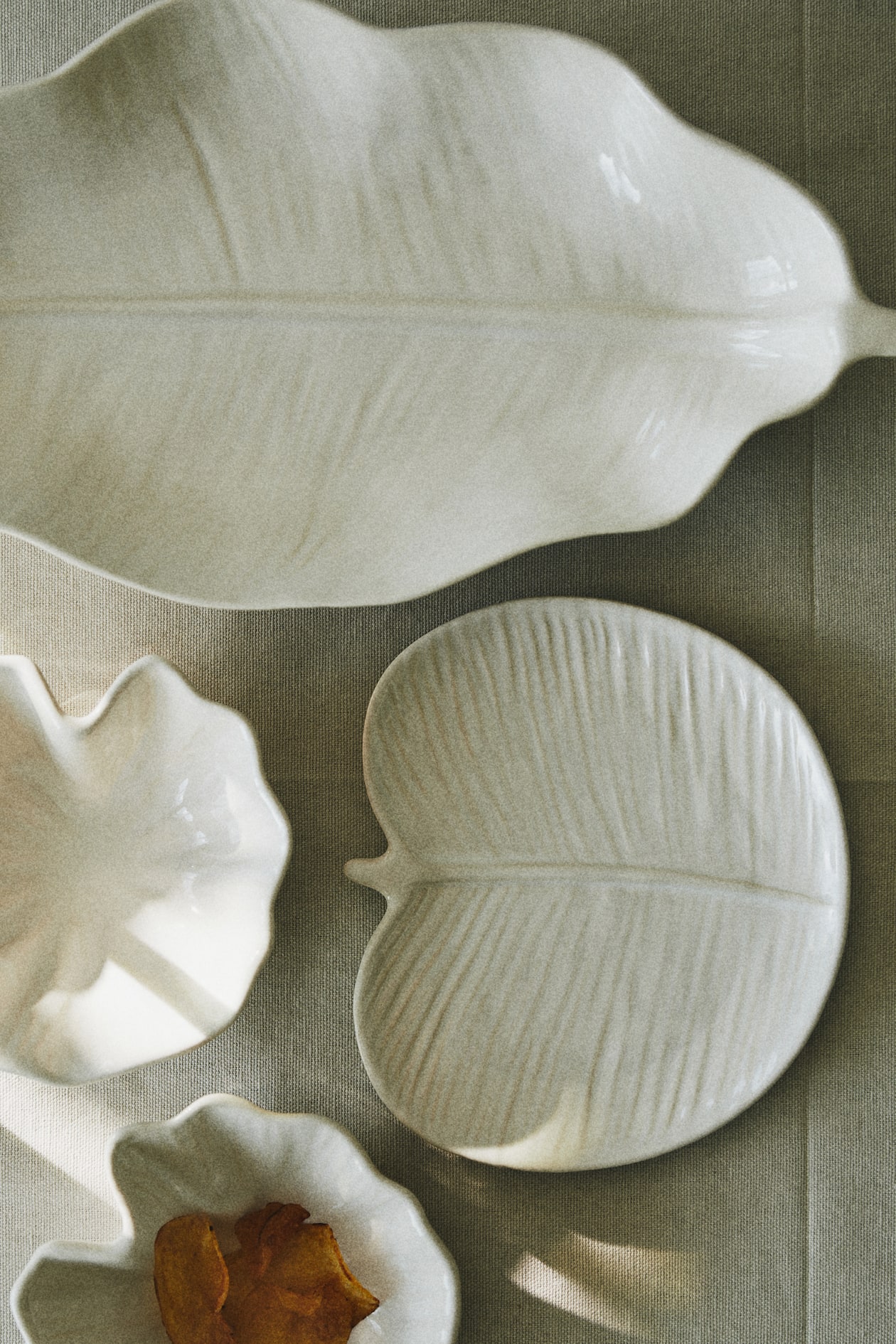 Small Stoneware Serving Plate image 3