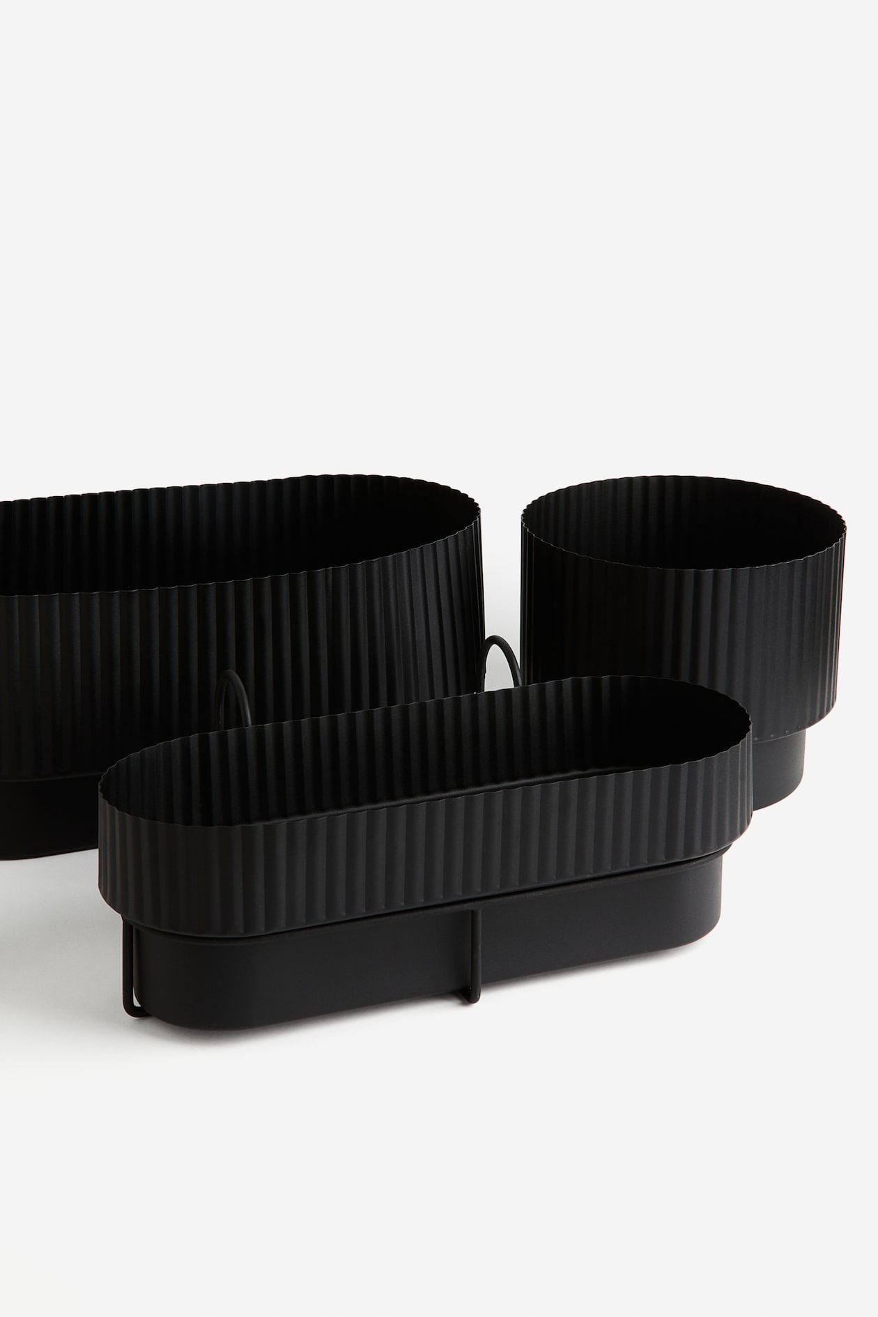 Large Plant Pot in Metal image 2