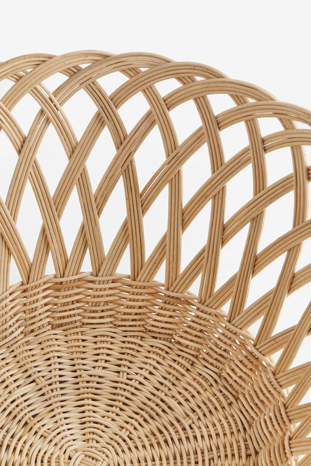 LARGE RATTAN STORAGE BASKET image 2