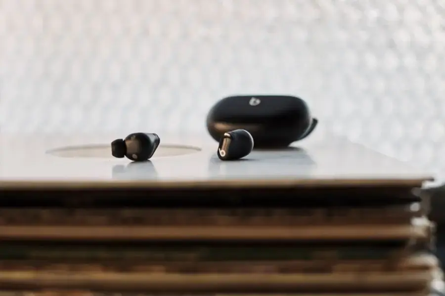Beats - Studio Buds Totally Wireless Noise Cancelling Earbuds - Black image 9