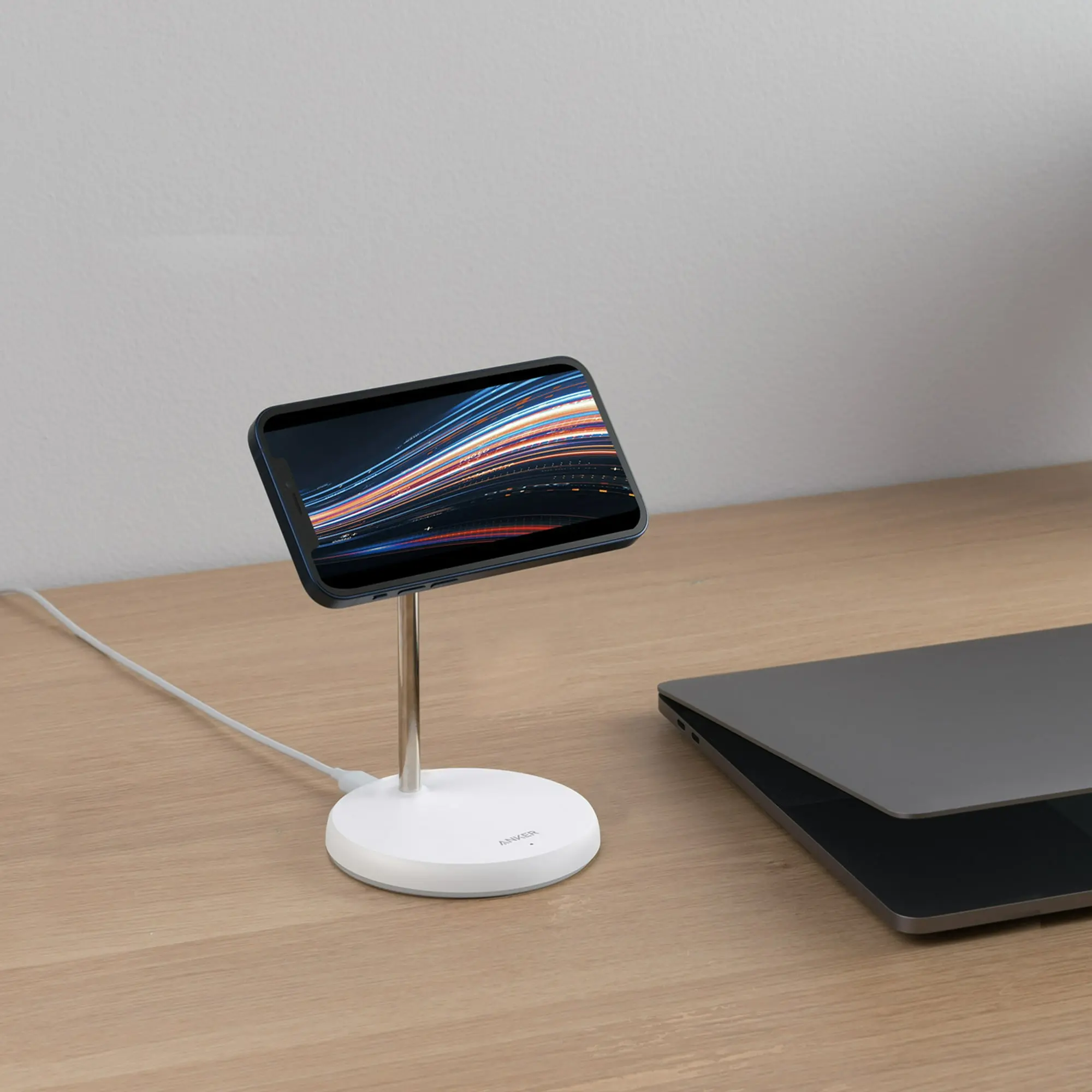 Anker PowerWave Magnetic Charging Stand image 4