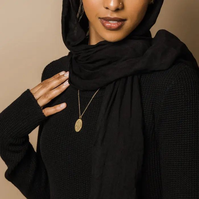 Ayatul Kursi Oval Necklace | Women image 5
