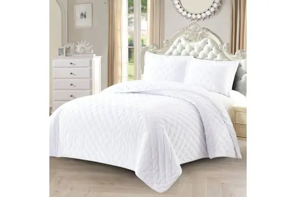Velvet Coverlet/Quilt Set - Fluffy image