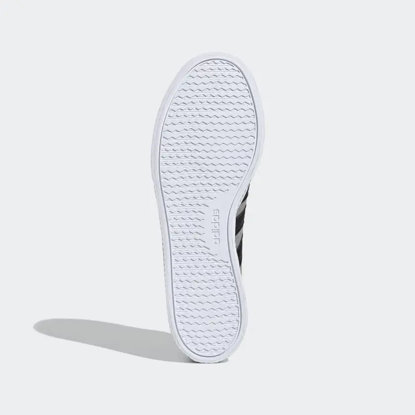 adidas men Daily 3.0 Shoes image 4