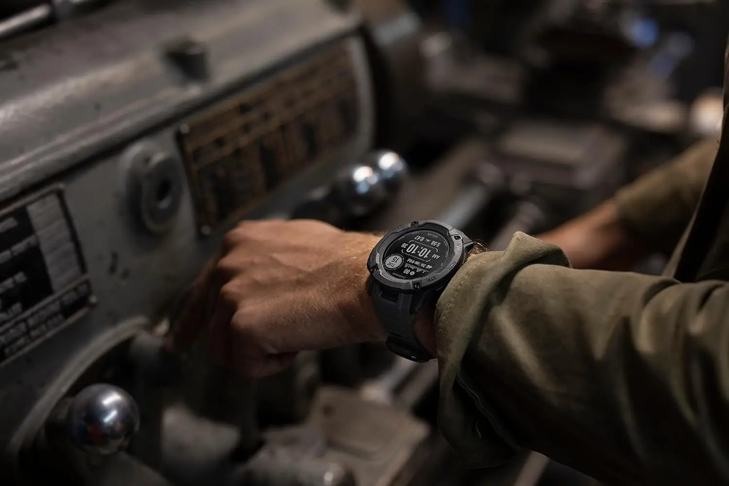 Garmin Instinct 2X Solar, Rugged GPS Smartwatch, Built-in Flashlight, Solar Charging Capability, Multi-Band GNSS, Graphite image 7