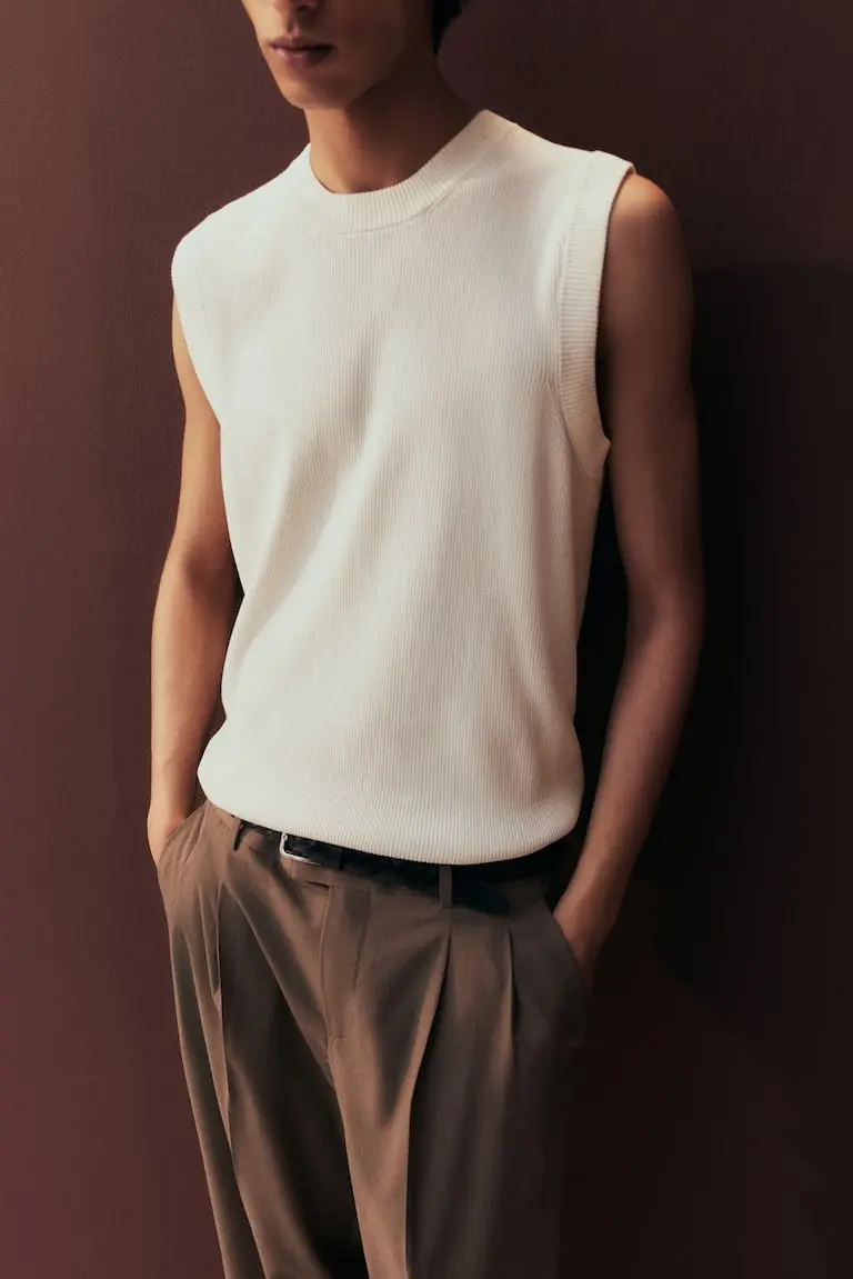 Regular-Fit Ribbed Sweater Vest image 2