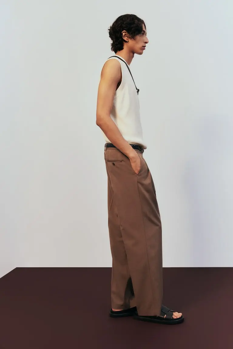 Regular-Fit Ribbed Sweater Vest image 4