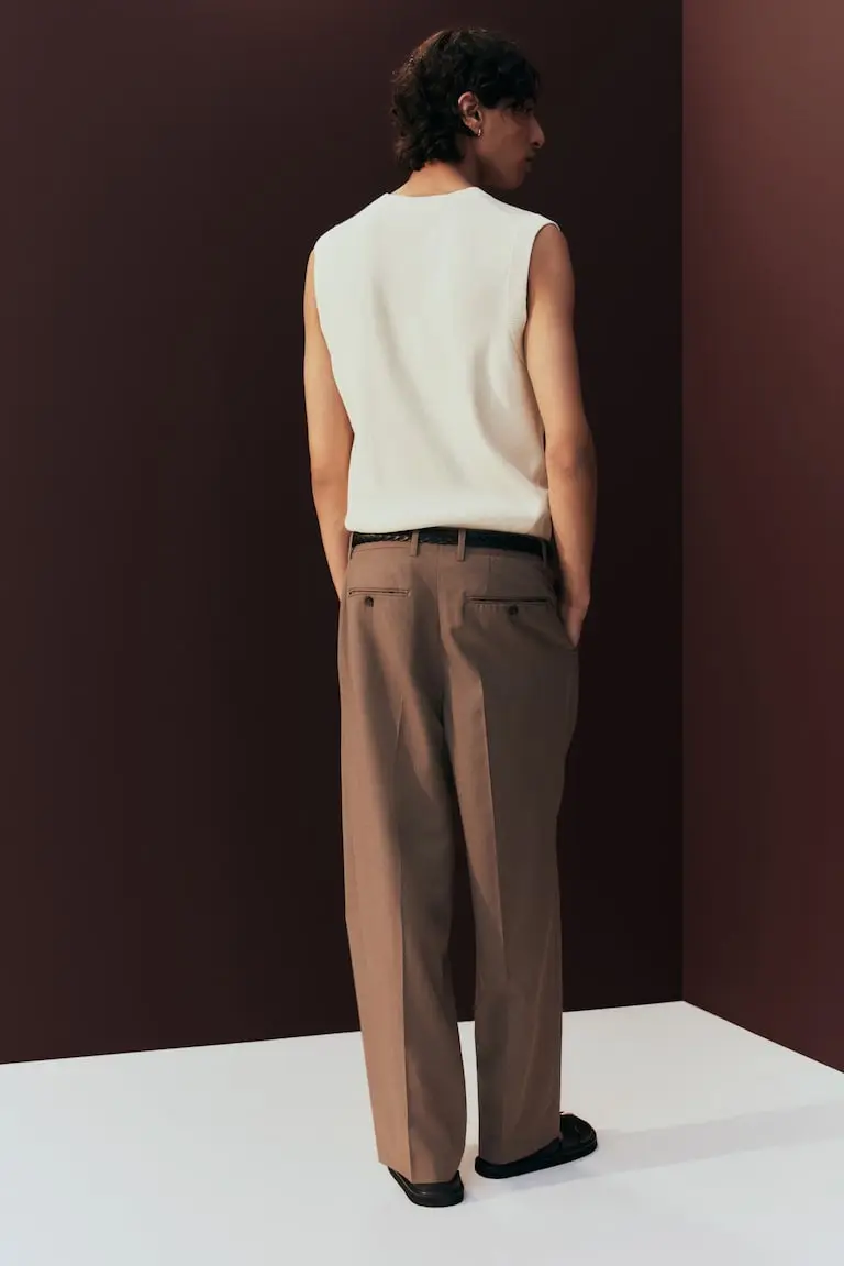 Regular-Fit Ribbed Sweater Vest image 5