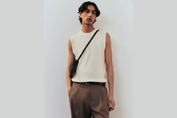 Regular-Fit Ribbed Sweater Vest image