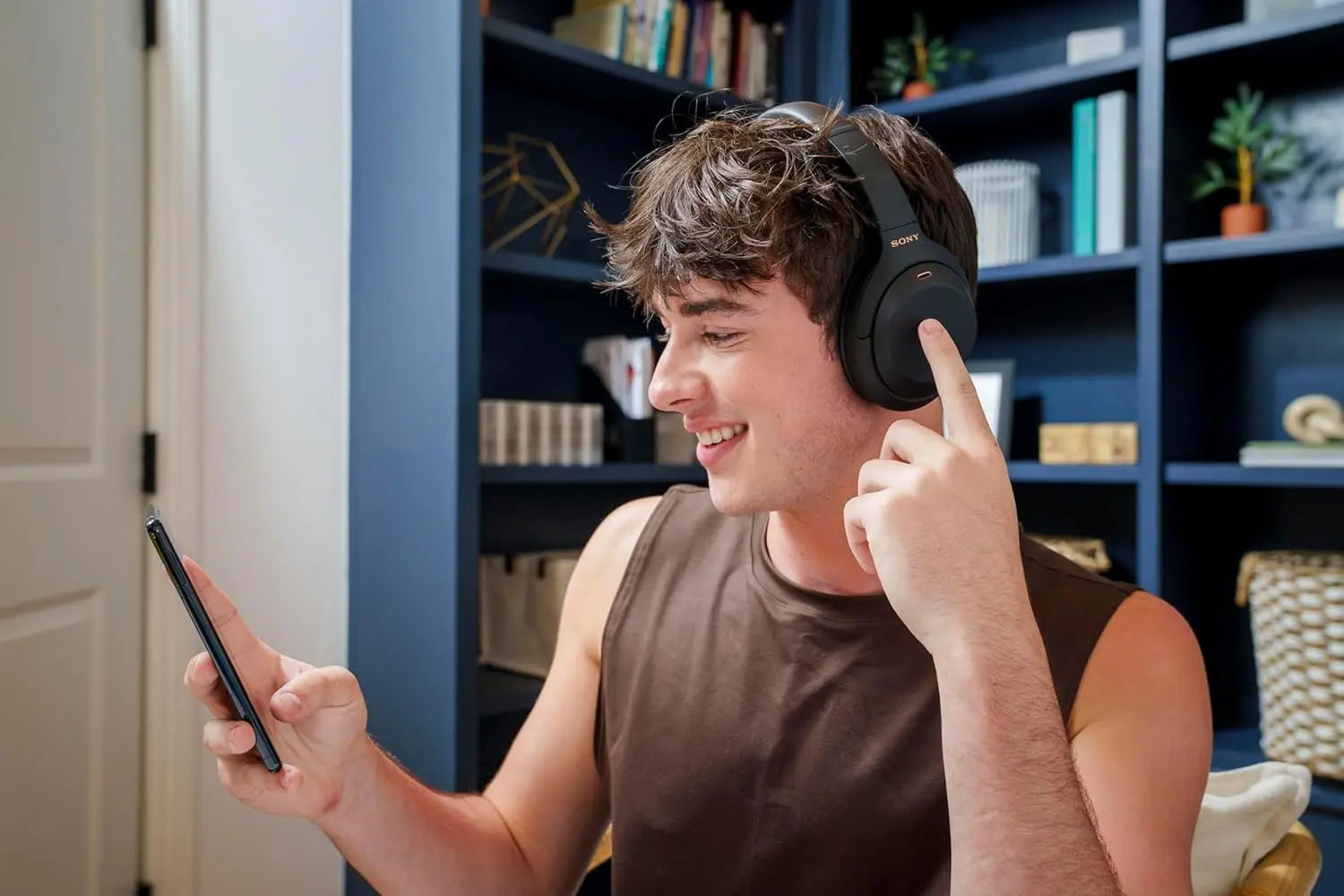 Sony WH-1000XM4 Wireless Premium Noise Canceling Overhead Headphones with Mic for Phone-Call and Alexa Voice Control, Black WH1000XM4 image 11