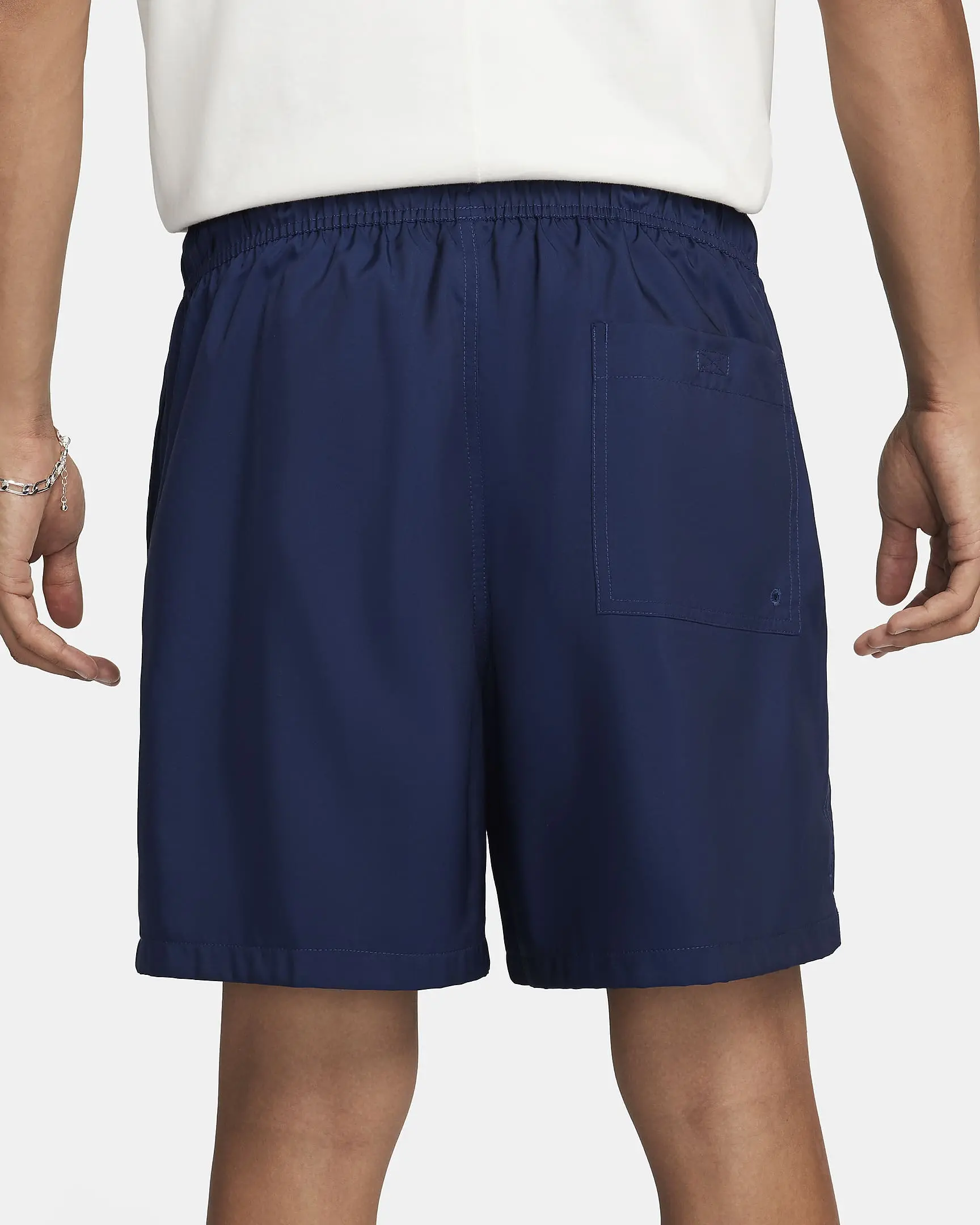 Nike Club Men's Woven Flow Shorts image 3