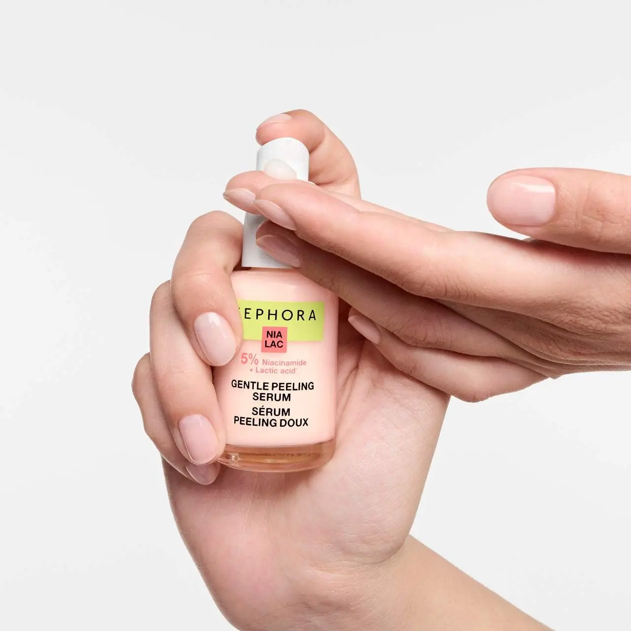 SEPHORA COLLECTION  Gentle Exfoliating Peeling Serum with Niacinamide +  Lactic Acid image 4