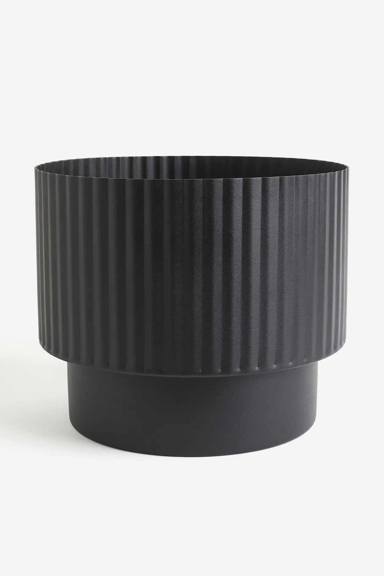 Large Plant Pot in Metal image 1
