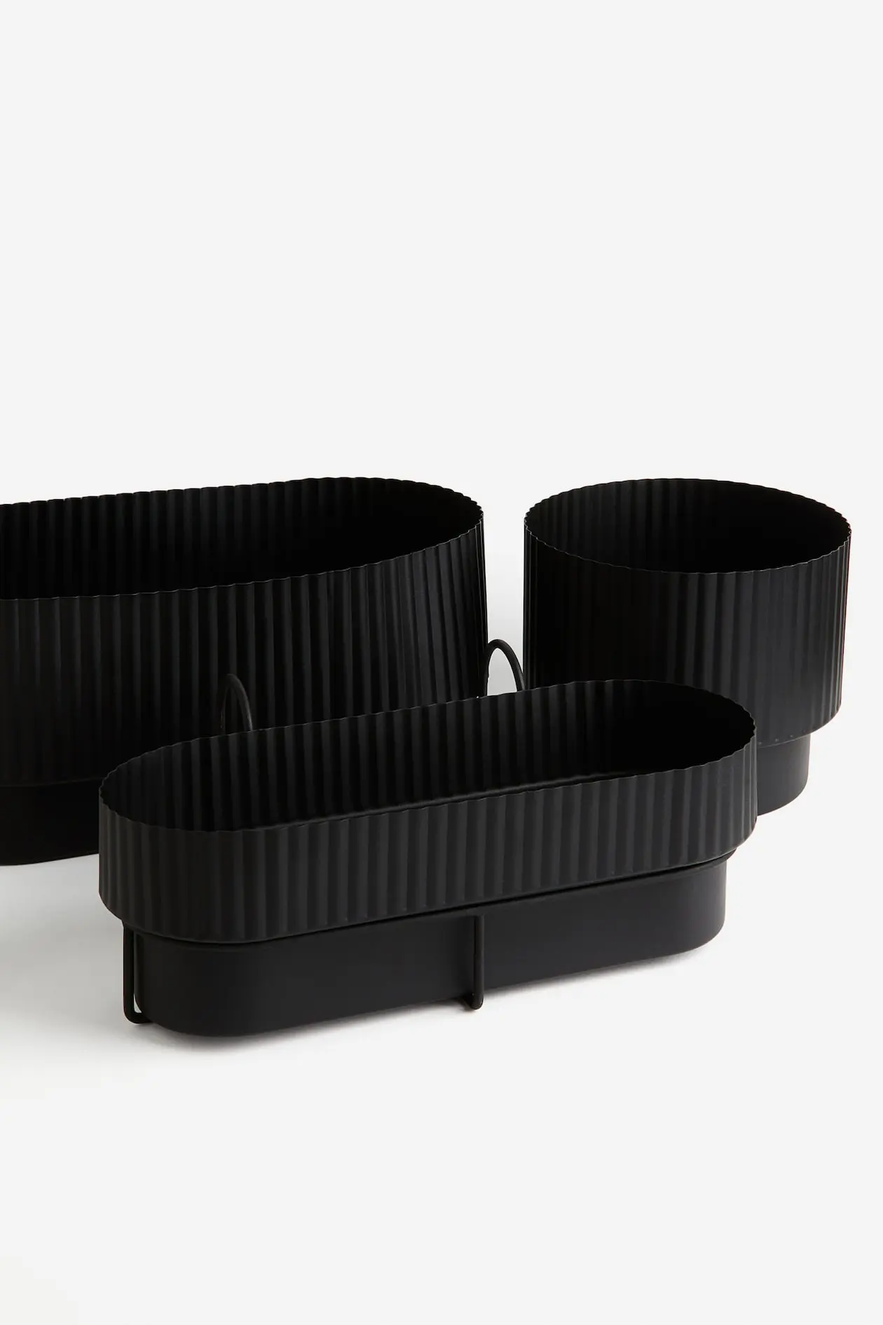 Large Plant Pot in Metal image 2